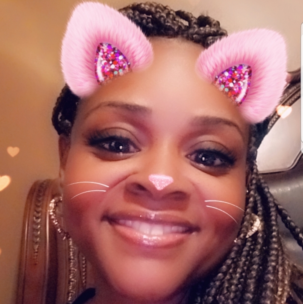 Y'all...Meet your Posher, Dee